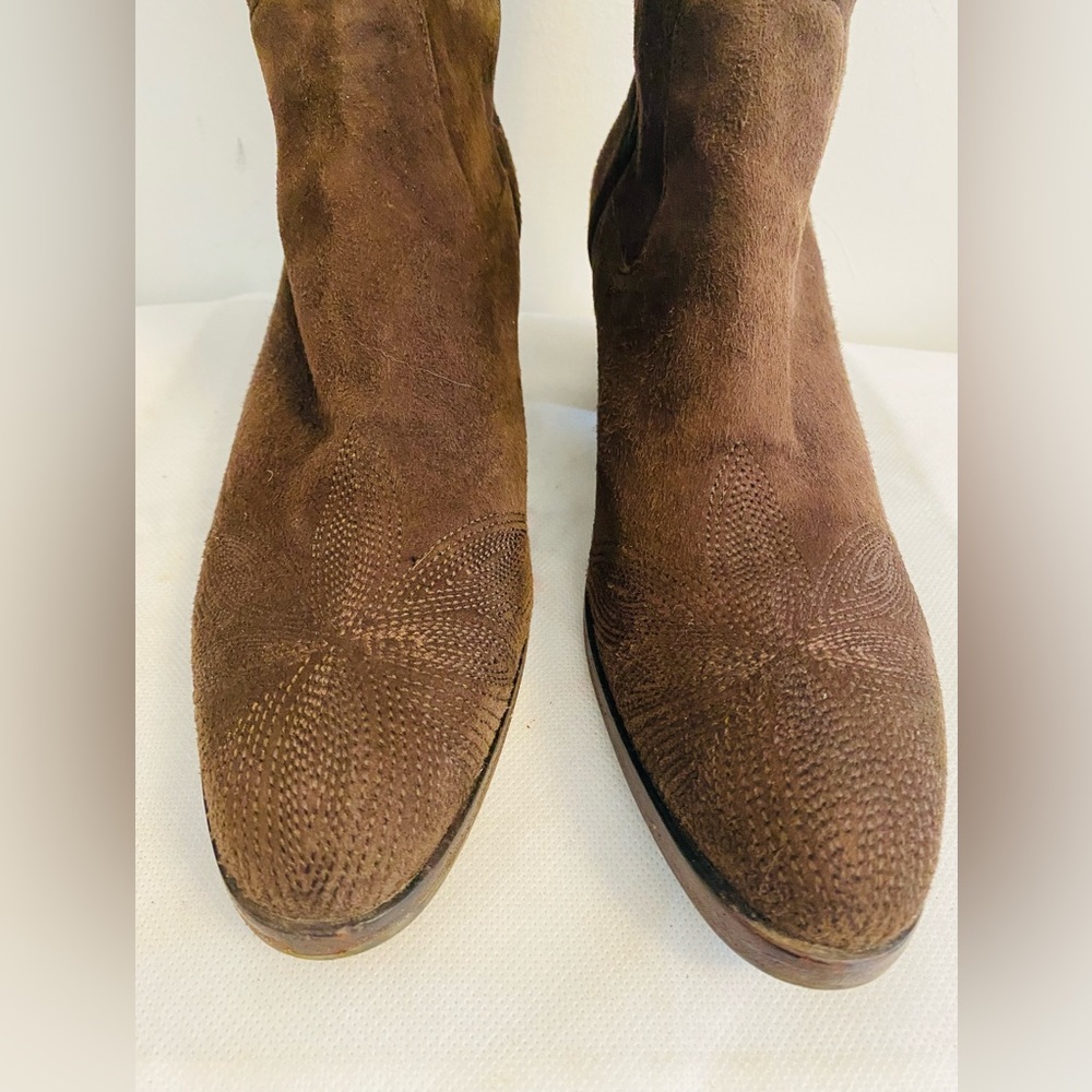 Authentic Prada suede boots - Picture 9 of 10